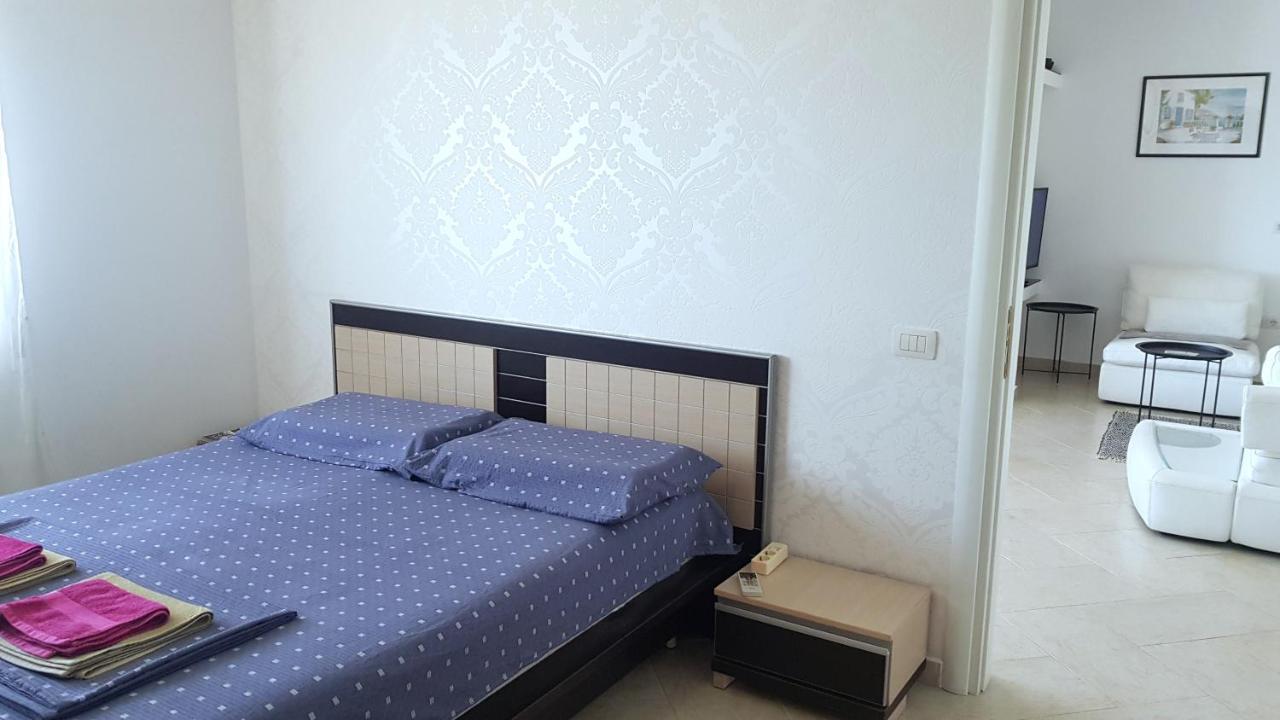M&I Beach Apartment With Sea View Durrës Exterior foto