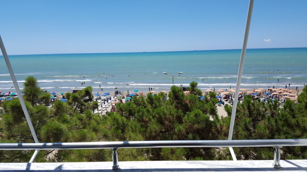 M&I Beach Apartment With Sea View Durrës Exterior foto
